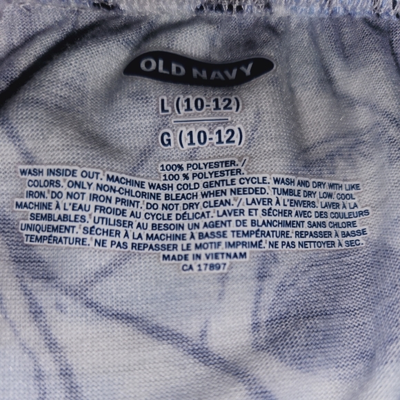 Boys Old Navy 2 piece pj shark set. NWOT. - Picture 4 of 4